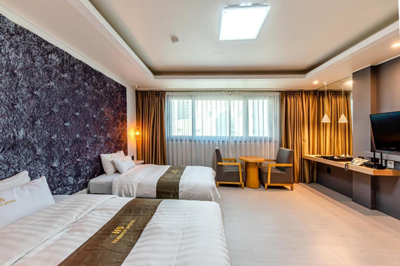 יאוסו Hs Tourist Hotel מראה חיצוני תמונה