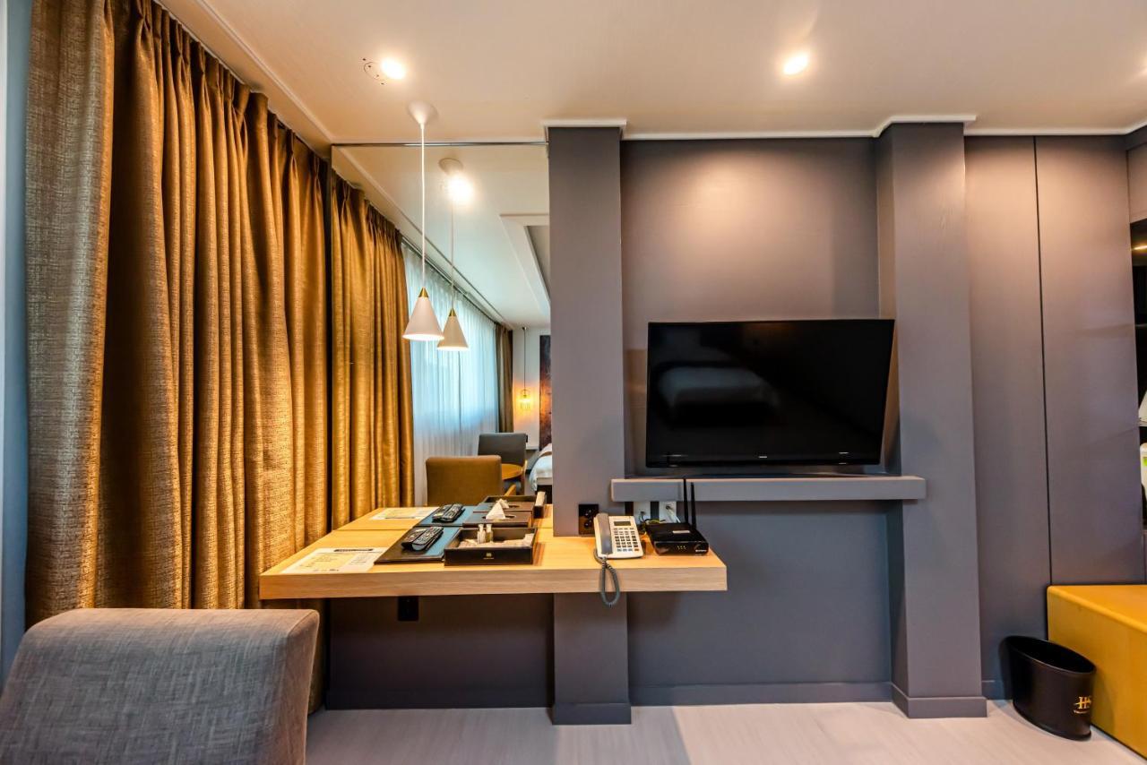 יאוסו Hs Tourist Hotel מראה חיצוני תמונה