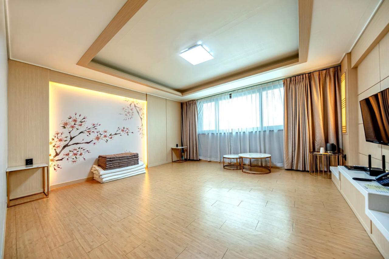 יאוסו Hs Tourist Hotel מראה חיצוני תמונה