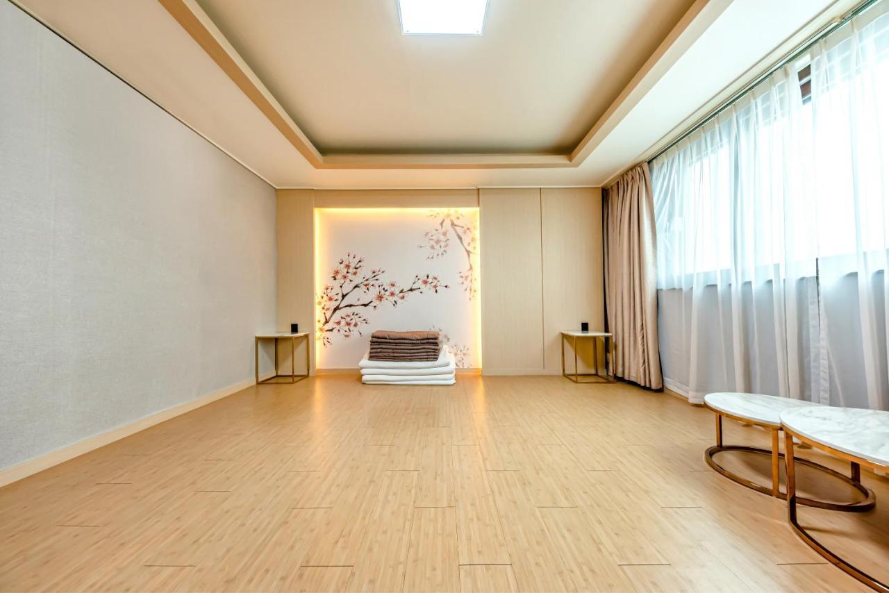 יאוסו Hs Tourist Hotel מראה חיצוני תמונה