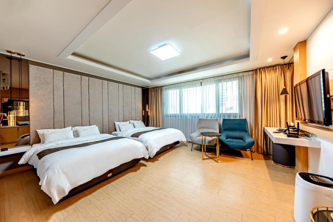 יאוסו Hs Tourist Hotel מראה חיצוני תמונה