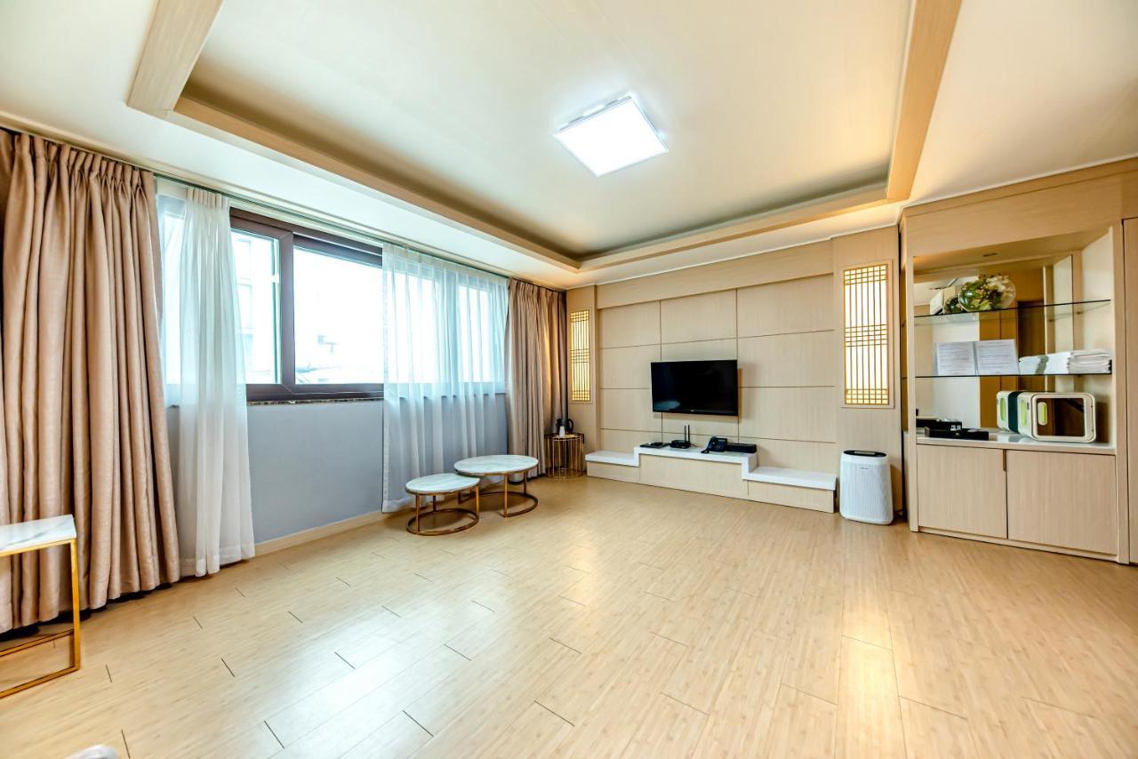 יאוסו Hs Tourist Hotel מראה חיצוני תמונה