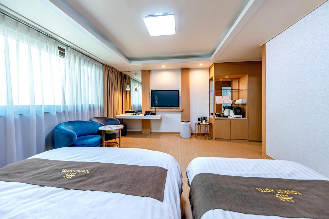 יאוסו Hs Tourist Hotel מראה חיצוני תמונה