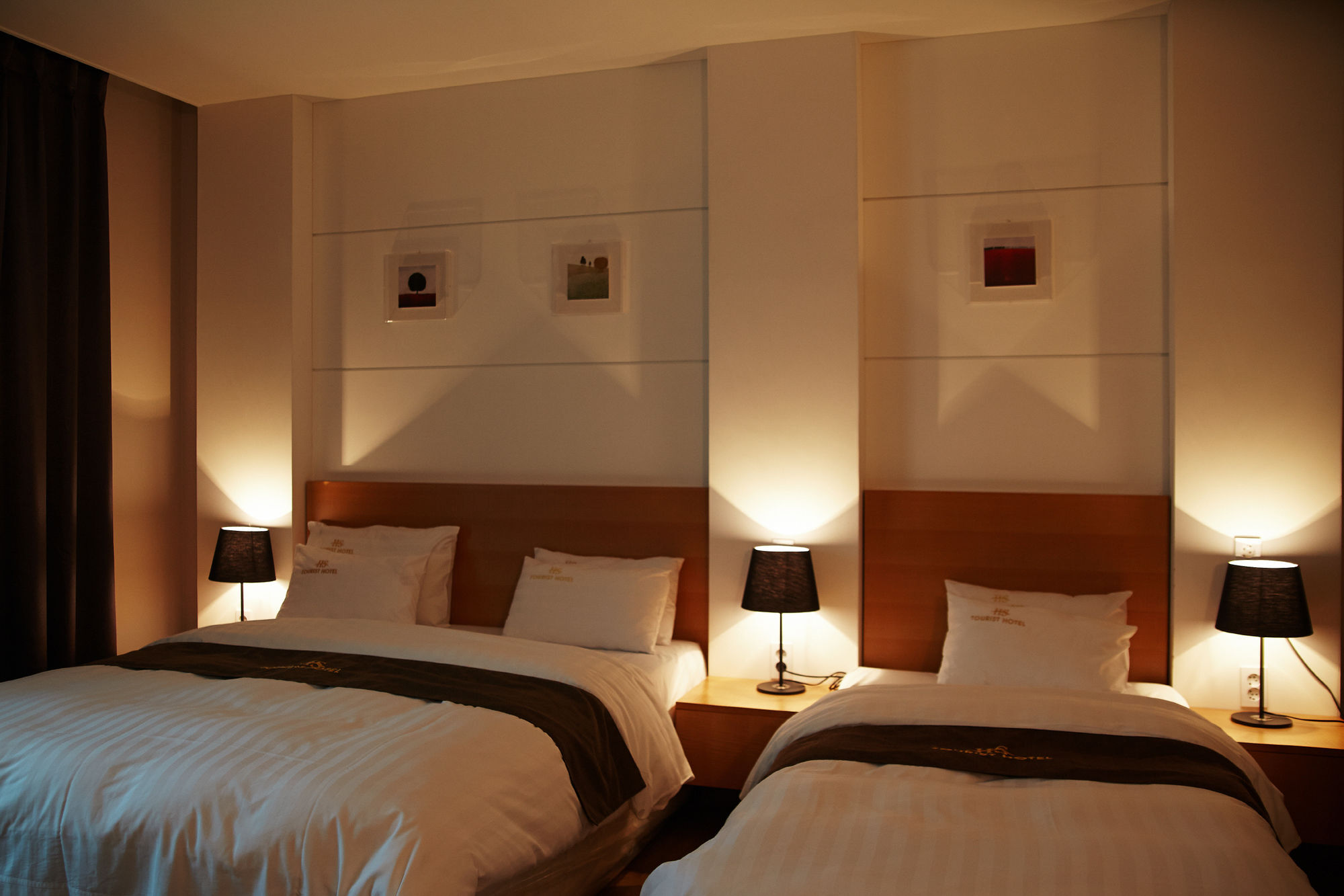 יאוסו Hs Tourist Hotel מראה חיצוני תמונה