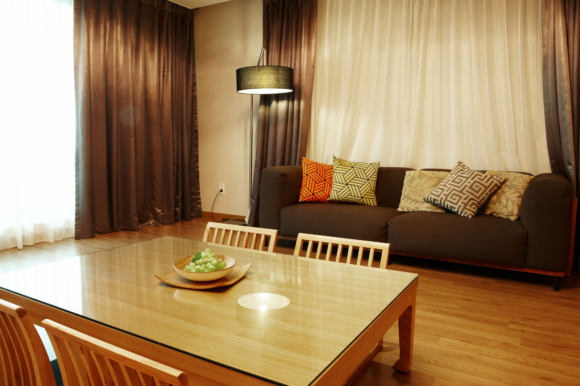 יאוסו Hs Tourist Hotel מראה חיצוני תמונה